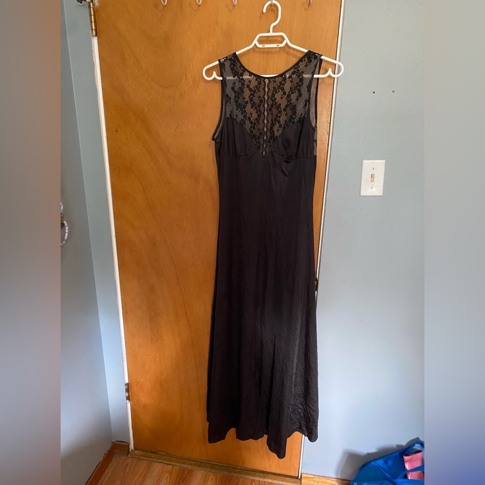 Elegant Black Lace Maxi Dress